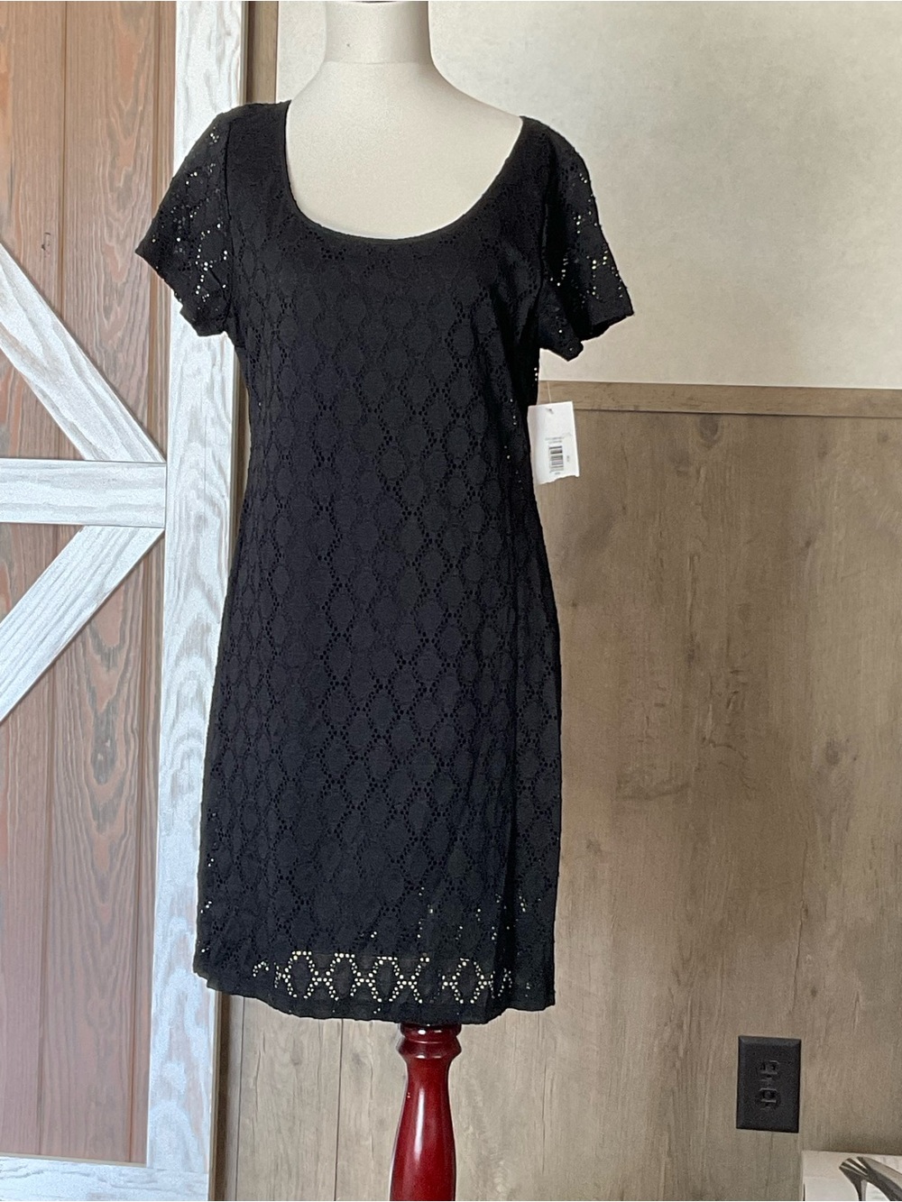 Isaac Mizrahi Black Lace Scoop Neck Mini Dress. Size Large. NWT